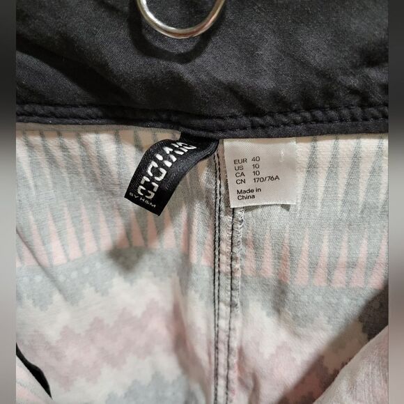 H&M divided geometric print skirt - Picture 5 of 6